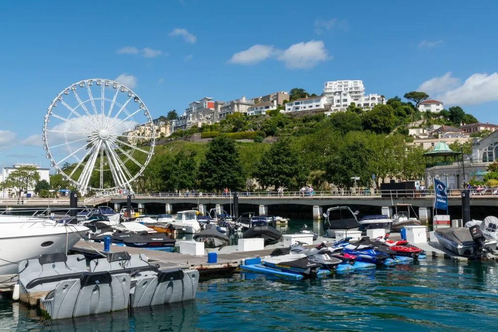 Housing minister 'justifies' intervention at unitary