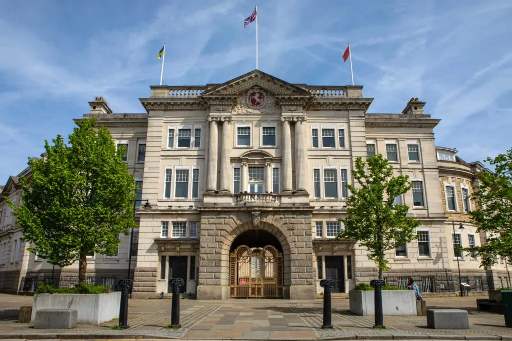 Kent offers staff £500 reward for savings proposals