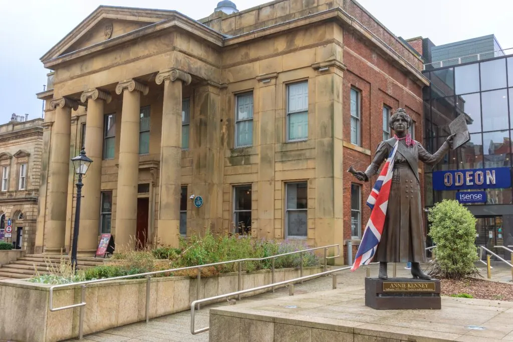 Oldham faces intervention after failure to elect leader