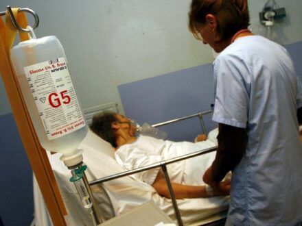 Respiratory procedures: Use of a non-rebreathing oxygen mask | Nursing Times